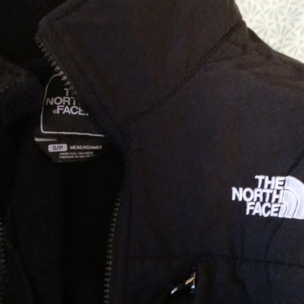 North face - Picture 2 of 2